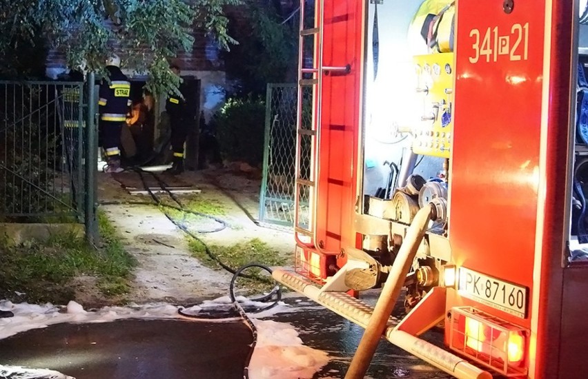 Pożar w domu jednorodzinnym w Kaliszu. Jedna osoba ranna
