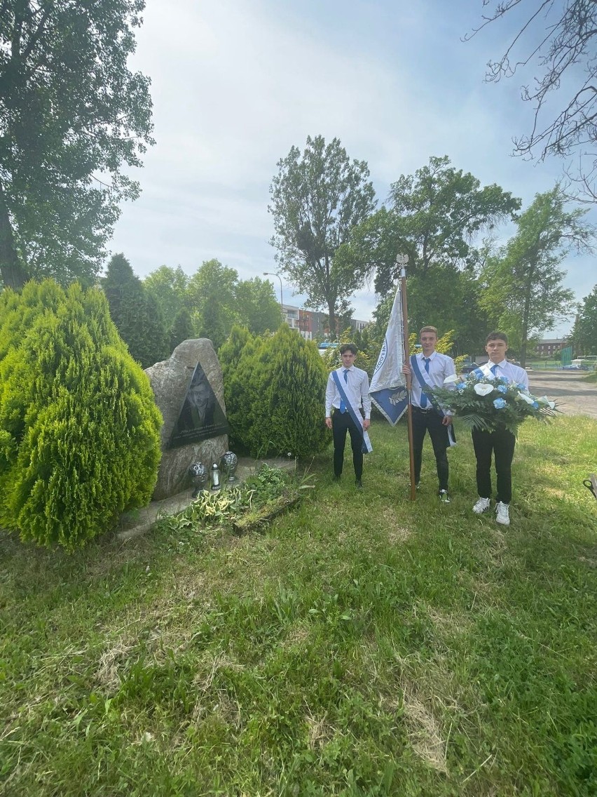 Rocznica śmierci Kazimierza Górskiego. W SMS w Łodzi uhonorowano patrona. Zdjęcia