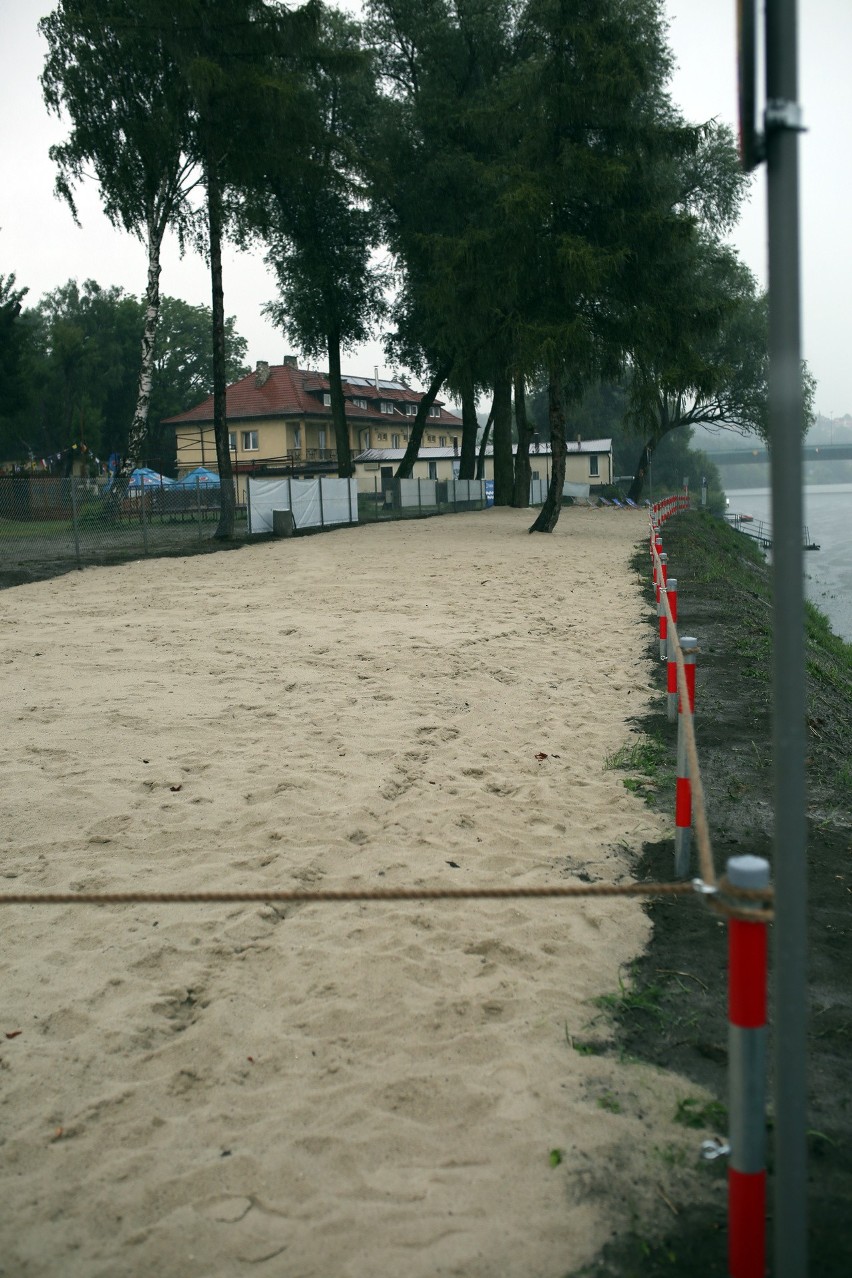 Kraków. Otwarta plaża na Zwierzyńcu [ZDJĘCIA]