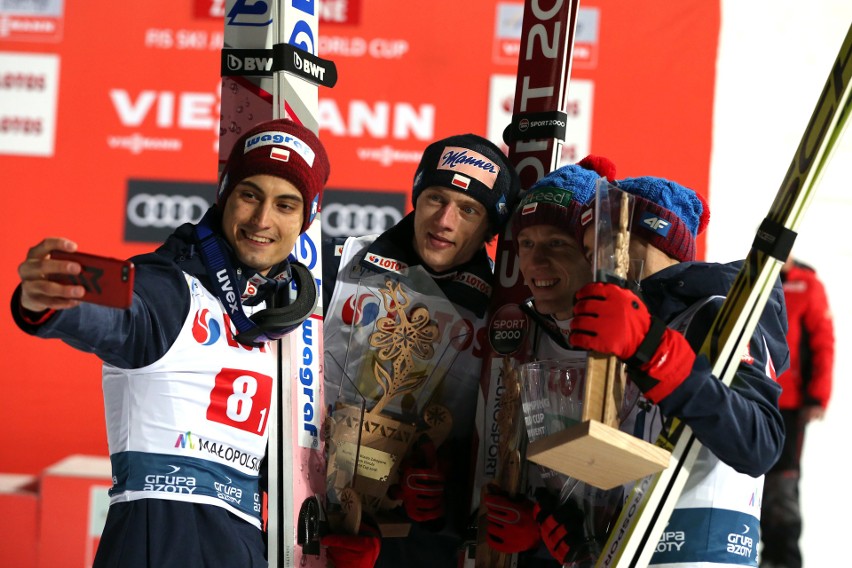 Skoki w Zakopanem. Skoki narciarskie. Polacy wygrali zawody...