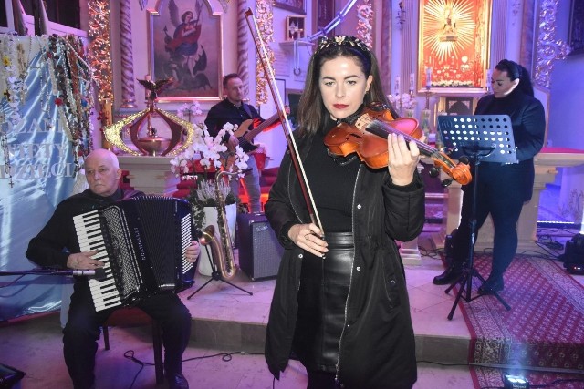 5 listopada w Sanktuarium Matki Boskiej Królowej Kaszub zorganizowano Sianowskie Zaduszki, koncert z udziałem wykonawców miejscowych i artystów spoza parafii.