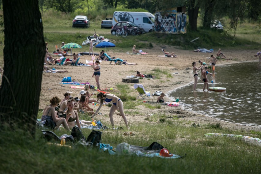 Przylasek Rusiecki. Ludzie wciąż korzystają z kąpieliska