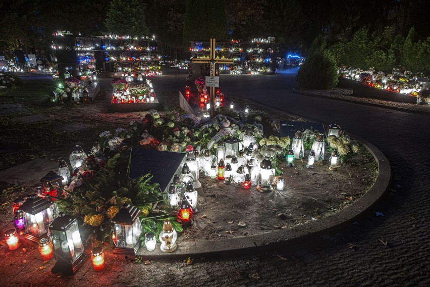 Cmentarz w Koszalinie na Wszystkich Świętych. Zobacz, jak...