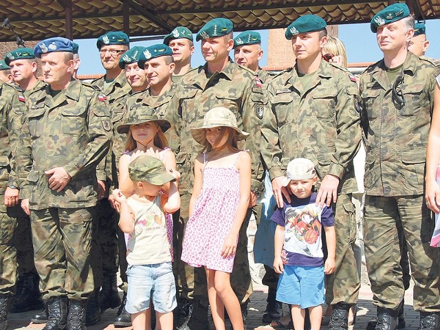 Z powrotu żołnierzy z misji w Bośni i Hercegowinie najbardziej cieszyli się najbliżsi. 