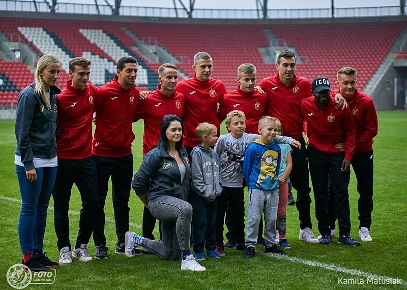 Sportowe ślubowanie pierwszoklasistów na stadionie Widzewa