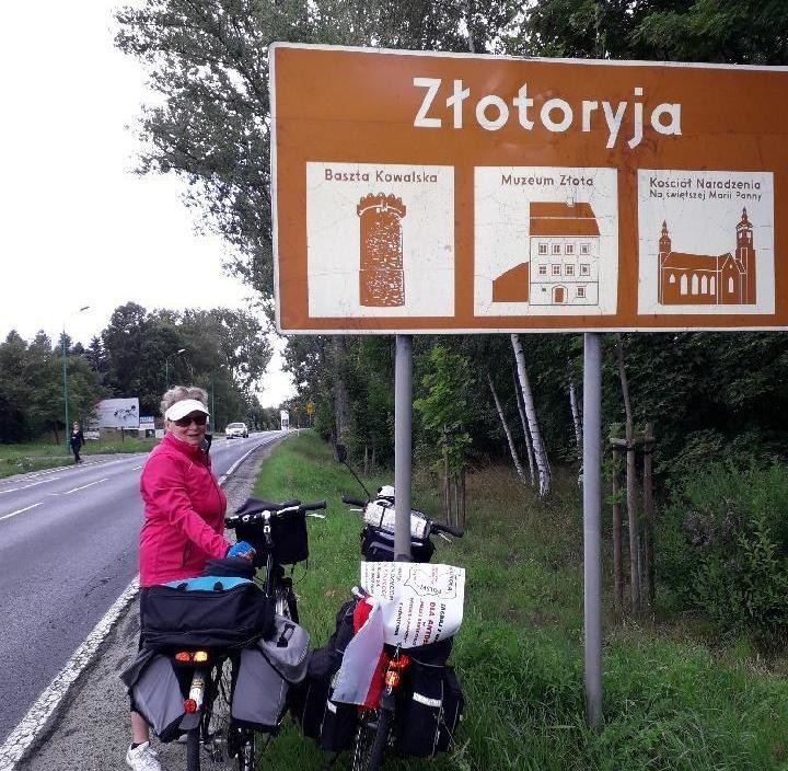 Rowerowa wyprawa dzielnych seniorów z Kęt dookoła Polski. Apelują o pomoc dla Antosi [ZDJĘCIA]