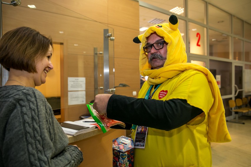 WOŚP 2018. Kwestuje nawet... profesor Spodaryk w stroju...