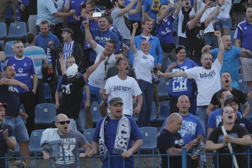 Ruch Chorzów - GKS Katowice 1:0. Tak cieszyli się kibice i piłkarze Niebieskich ZDJĘCIA