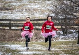 Bieg w Spódnicy w Olsztynie. Na starcie stanęło 200 biegaczy, każdy musiał być ubrany w spódnicę ZDJĘCIA