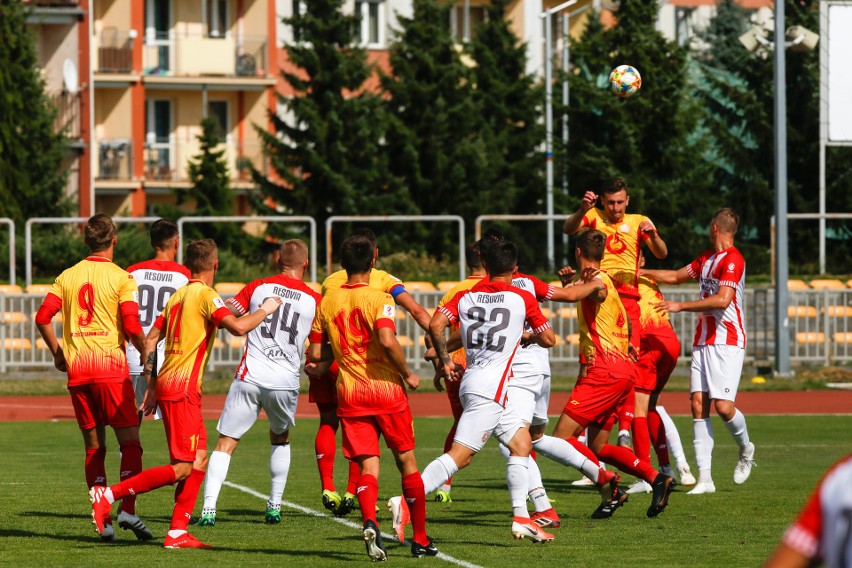 APKLAN RESOVIA – ZNICZ PRUSZKÓW 3-0 (1-0)...