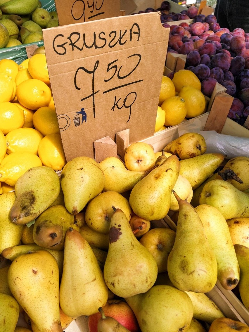 Ceny niektórych owoców w szczycie sezonu dwa razy wyższe. Jeżyna to dziś owoc luksusowy, maliny są droższe o połowę