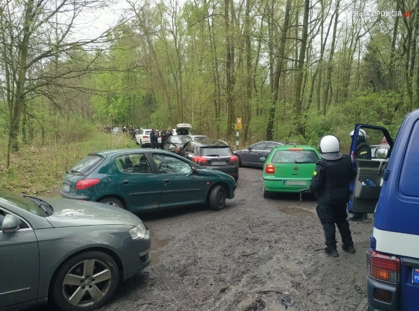 Policja nie dopuściła do ustawki w Zabrzu. Kibole mieli noże i siekiery