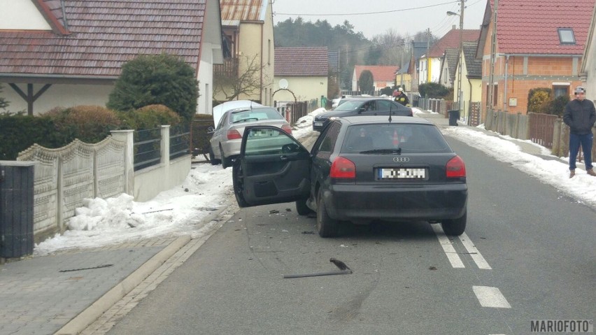 Wypadek w Smolarni na DK 414.