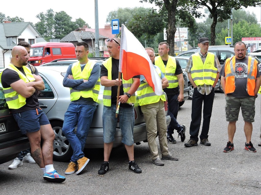 Przewoźnicy ostrołęccy zorganizowali akcję protestacyjną z...