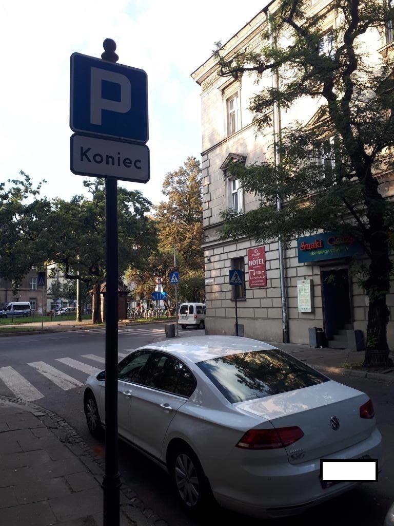 Zdjęcie wystarczy, żeby ukarać mandatem „mistrzów parkowania”