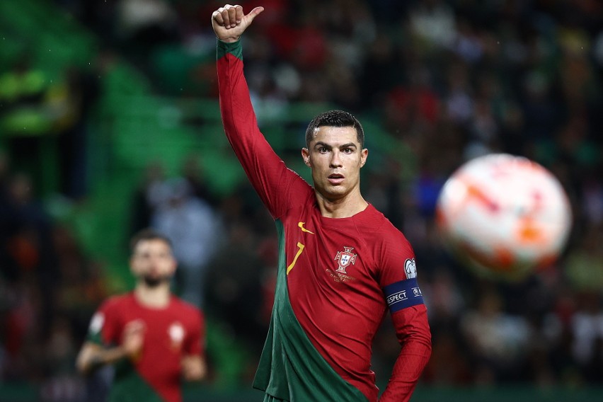 "Saudyjski" Ronaldo poprawił rekordy. Udany debiut Martineza...