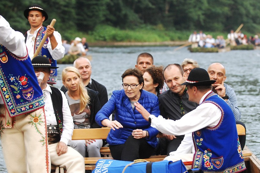 Premier Ewa Kopacz na spływie Dunajcem [WIDEO, ZDJĘCIA]