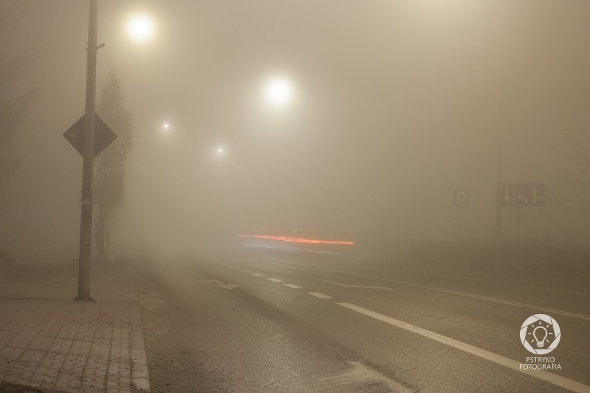 Uwaga kierowcy! Gęsta mgła nad regionem świętokrzyskim