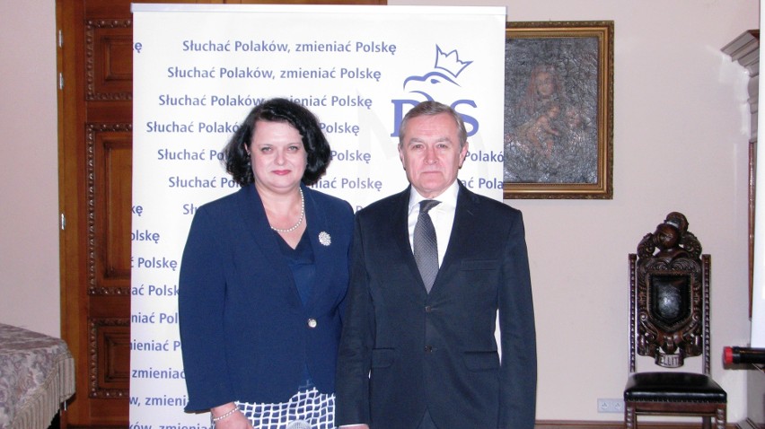 Posłanka Barbara Dziuk na zdjęciu z Piotrem Glińskim....