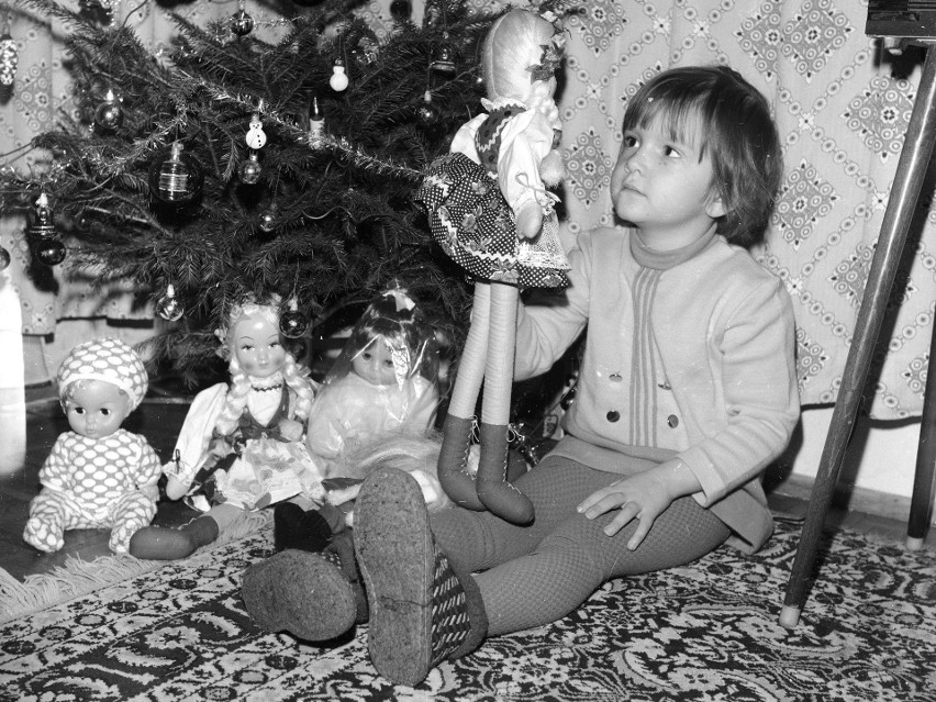 Dzieci Zofii Zielińskiej podczas świąt Bożego Narodzenia...