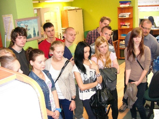 Uczniów z Zielonej Góry interesowały tajniki pracy dziennikarzy "Gazety Lubuskiej&#8221;