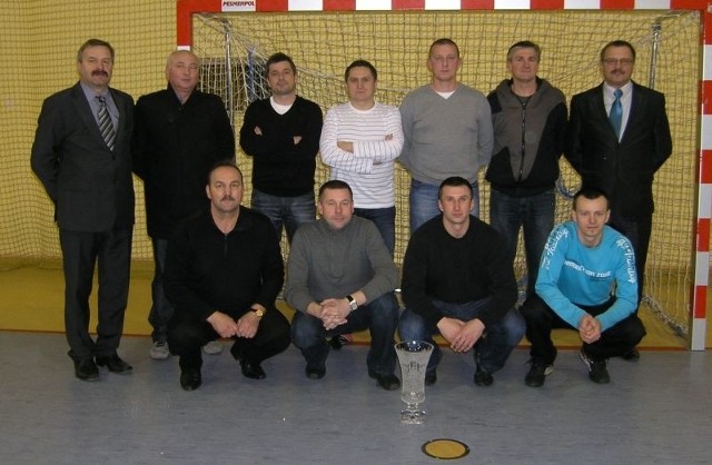 Drużyna Świętokrzyski Związek Piłki Niżnej &#8211; MOZ zajęła trzecie miejsce w turnieju charytatywnym w Dębicy.  