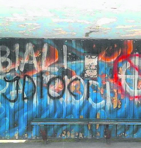 Graffiti rybniczan, którzy przemalowali "Białych Patriotów"...