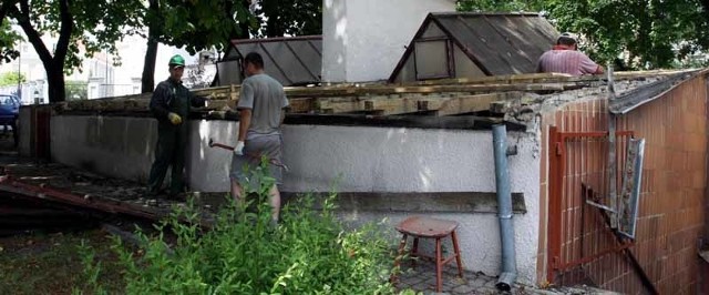 Rozbiórka szaletu na ul. św. Mikołaja z czerwca 2008 roku
