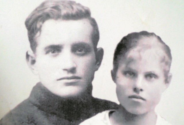 Eugenia Wądołowska i Leopold Rogowski, mama i ojciec Teresy Rytel, autorki wspomnień