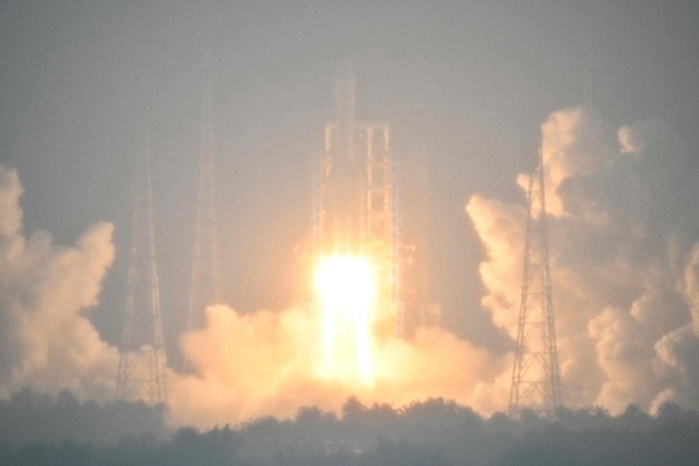 Chiny wystrzeliły w piątek sondę księżycową Chang-6
