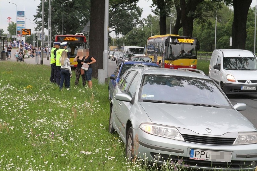 Wrocław: Trzy wypadki. Autobus MPK i 5 aut! [ZDJĘCIA]