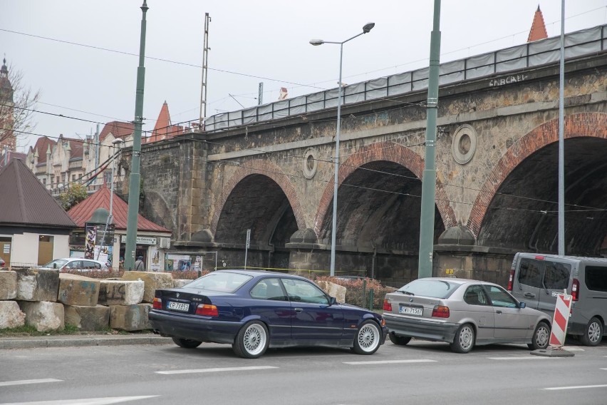 Wiadukt na Grzegórzkach. Nie rozbierać zabytku, pociąg poprowadzić osobną konstrukcją