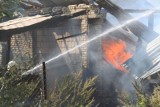 Włosty Olszanka. Pożar w gospodarstwie. Spłonęło kilka budynków (zdjęcia)