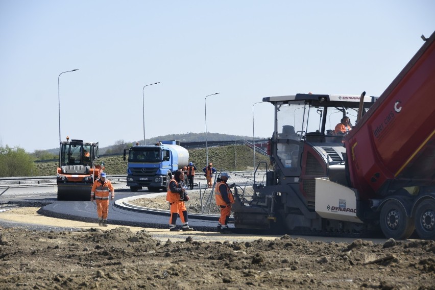 Niepołomice. Mieszkańcy chcą ograniczeń na nowym zjeździe z autostrady. GDDKiA odmawia