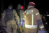 Cudzoziemiec utknął na bagnach w Białowieskim Parku Narodowym. Ratowali go funkcjonariusze Straży Granicznej i strażacy