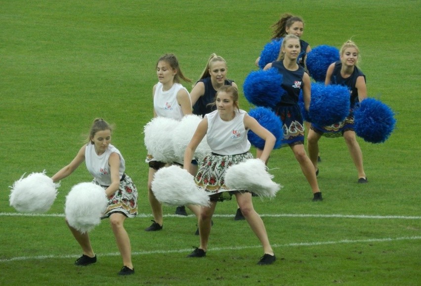 Bielskie cheerleaderki na meczu Podbeskidzie Bielsko-Biała -...