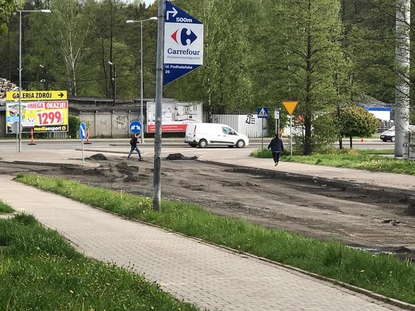 Drogowcy zablokowali dojazdy do bloków w Jastrzębiu