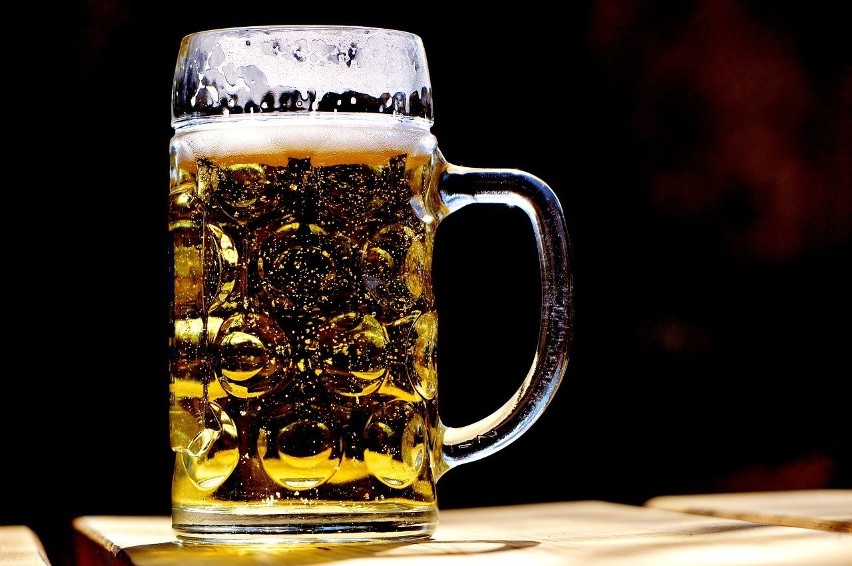 Piwo 

Od 250 do nawet 400 kcal w 0,5 litra.