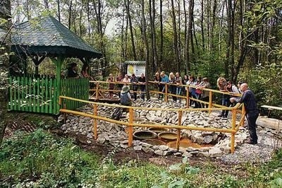 Największa mofeta w Karpatach znajduje się na terenie Osady Turystycznej "Domki w Lesie" Fot. archiwum stowarzyszenia