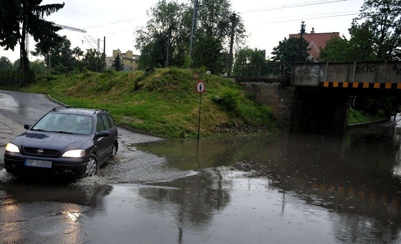 Skutki ulewy, która przeszła dziś nad Przemyślem.