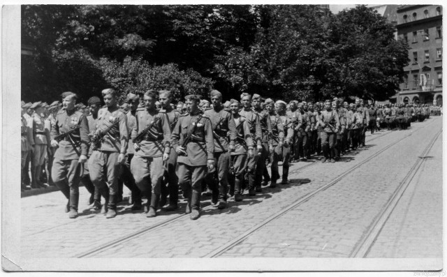 Przemarsz Armii Czerwonej w Katowicach, maj, 1945 rok.