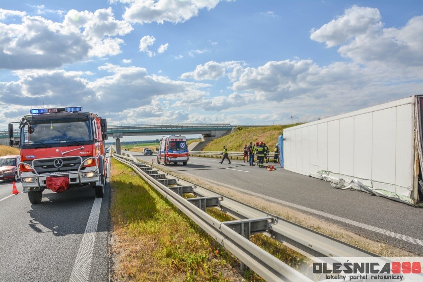 Ciężarówka przewróciła się na S8. Droga zablokowana 16 godzin