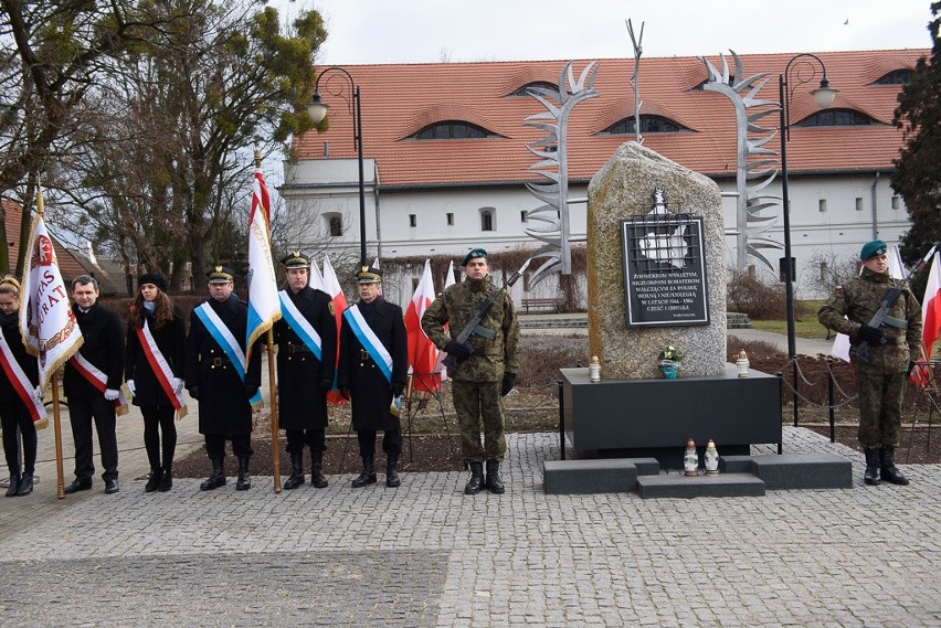 Pod pomnikiem w alei Solidarności odbyła się 1 marca 2017 r....