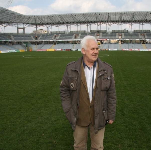 - Utrzymanie tego stadionu w ubiegłym roku kosztowało około 2 milionów złotych - mówi Wojciech Dębski, dyrektor Miejskiego Ośrodka Sportu i Rekreacji w Kielcach.  