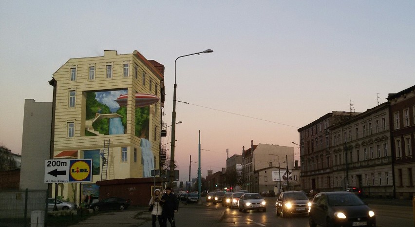 Nowy mural 3D w Katowicach. Sterowiec, wodospad i podwodny świat. Oto, jak powstawał 