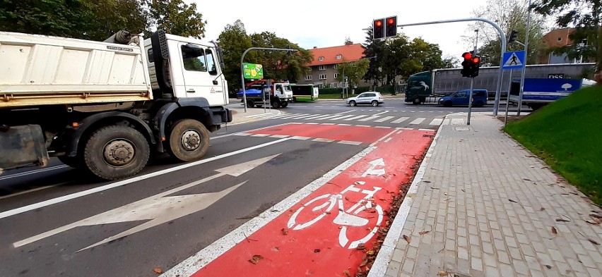 Pierwsza śluza rowerowa powstała na ulicy Hożej