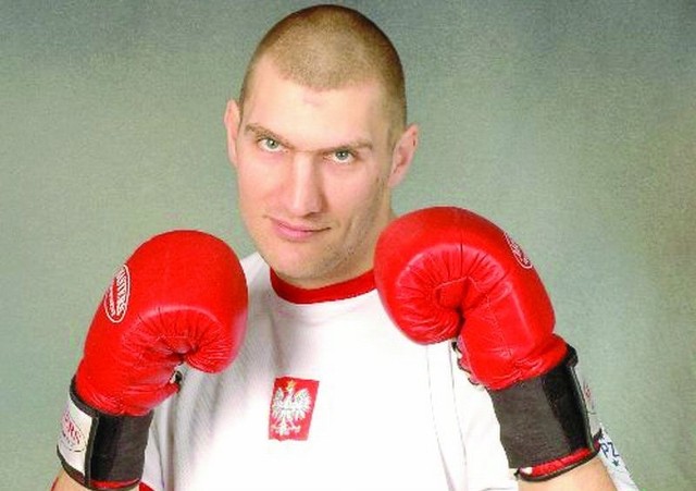 Michał Wszelak (Smok Toruń) zdobył złoty medal ME w kick lightcie w Bukareszcie.