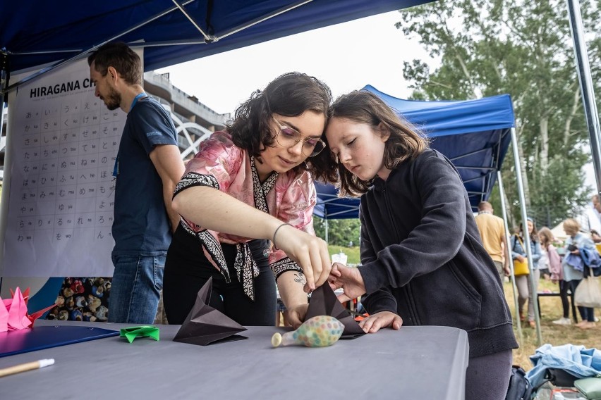 Twórczy i relaksujący Piknik Wielokulturowy na plaży trwa w sobotę w Krakowie