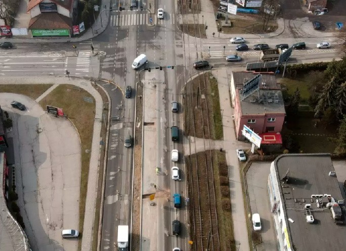 Wlot od strony centrum: dostępny jest tylko jeden pas...