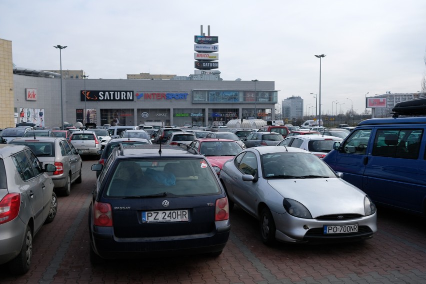 Tak wygląda sytuacja w poznańskich sklepach w sobotę, 10...